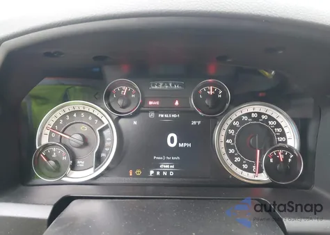 2019 Ram 1500 Classic Big Horn 4X4 5'7 Box z USA, uszkodzony, nr VIN 1C6RR7LT0KS598147